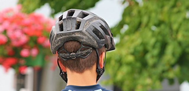 bicycle-helmet-2452192_640