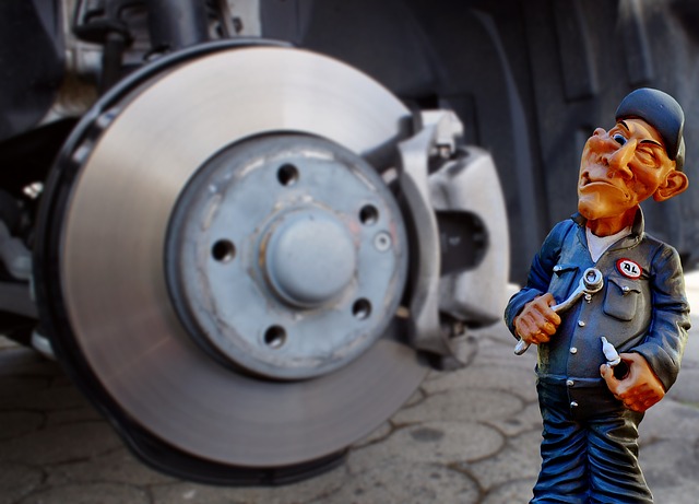auto-mechanic-2829141_640