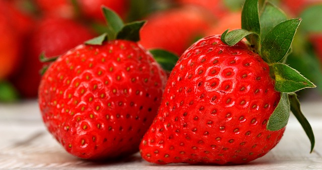 strawberries-3089148_640