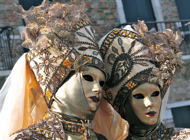 costume-3157451_640