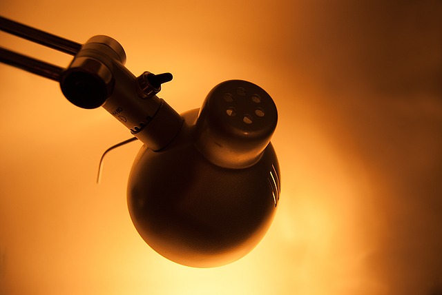 desk-lamp-932210_640