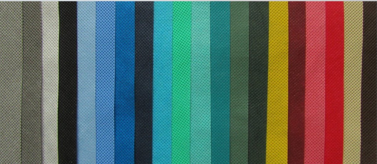 147577958_w640_h640_tkan-mebelnaya-flizelin