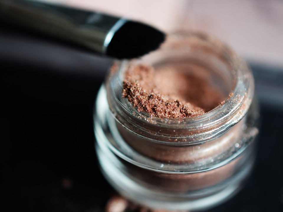 makeup-2409409_960_720
