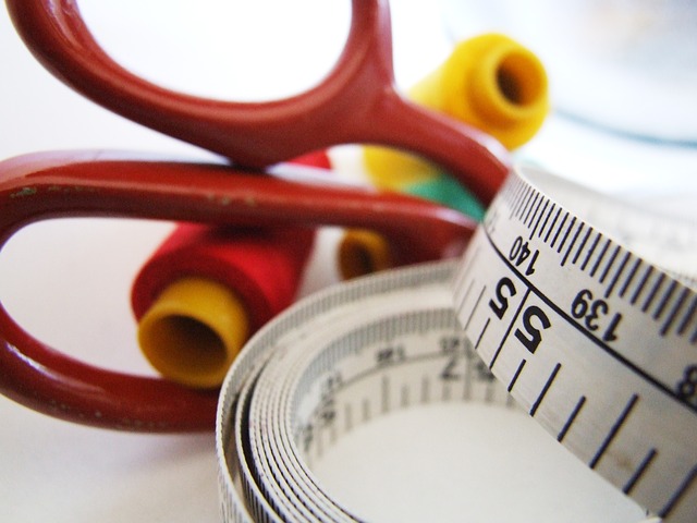 sew-3483703_640