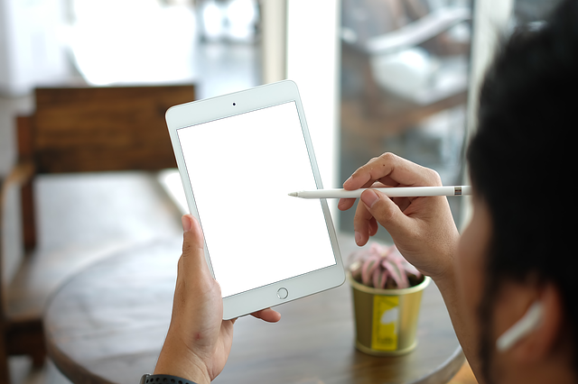 ipad-4172648_640