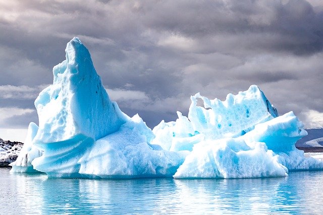iceberg-3599539_640