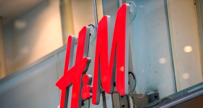 Гігант індустрії моди H&M припиняє відносини з китайським постачальником через використання ним примусової праці (ВІДЕО)