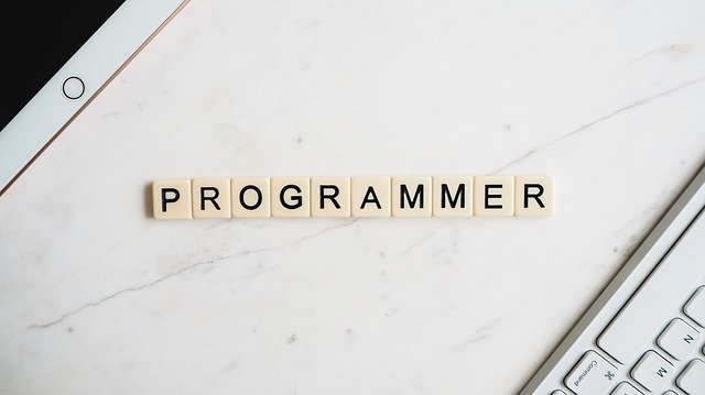 Програміст: переваги та недоліки професії