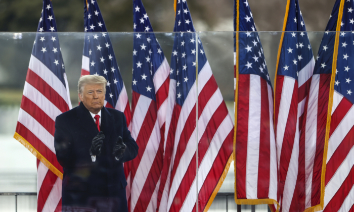 Twitter назавжди видалив акаунт Трампа. Але той не має наміру мовчати