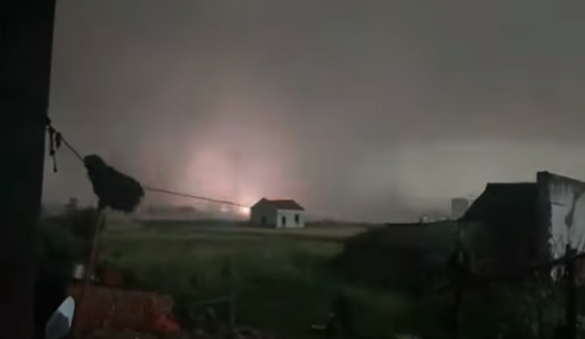 Мощный торнадо в Китае обрушился на город Ухань. Погибли 12 человек (ВИДЕО)
