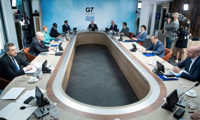Лидеры «Большой семёрки» обвинили китайский режим в нарушении прав человека в Синьцзяне и Гонконге