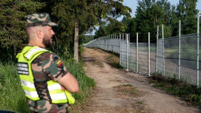 Литва обвиняет Беларусь в целенаправленной нелегальной перевозке мигрантов