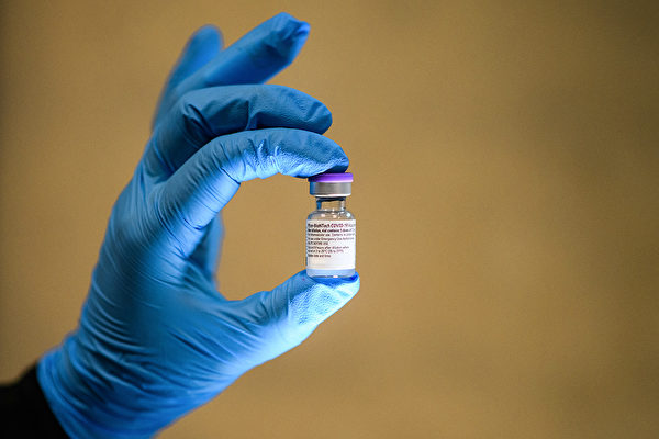 Три симптоми, яких слід остерігатися після вакцинації Pfizer, Modena