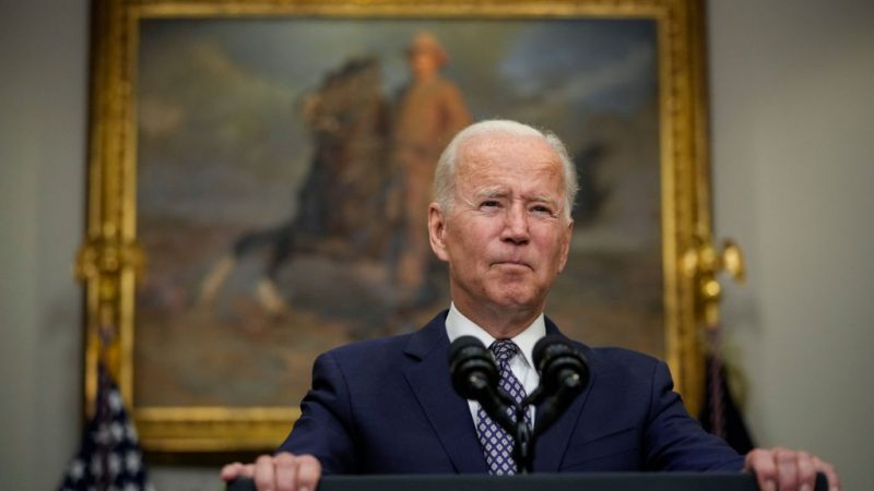 Байден предупреждает о “пандемии невакцинированных” — лидеры США должны продвигать обязательную вакцинацию (ВИДЕО)