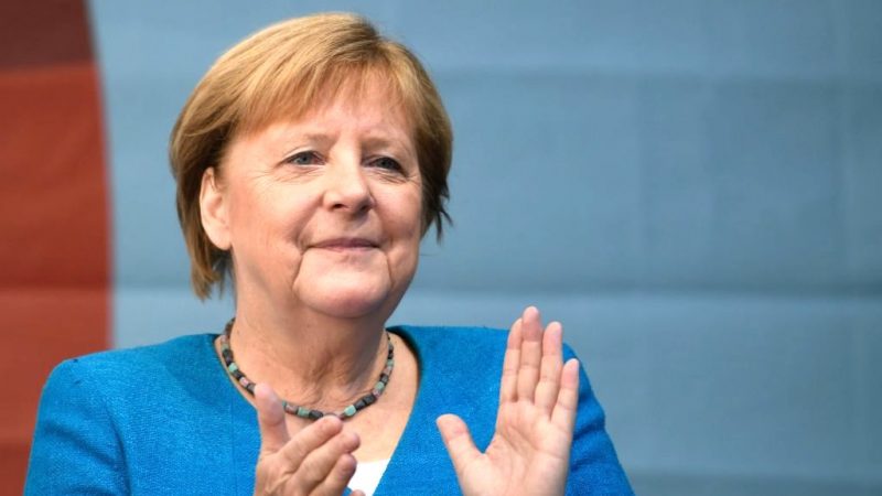 Ангела Меркель уходит в отставку: “между кризисом и упущенными возможностями”
