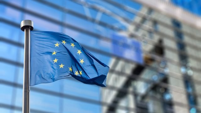 Европейское агентство зарегистрировало около миллиона случаев побочных эффектов вакцин COVID-19
