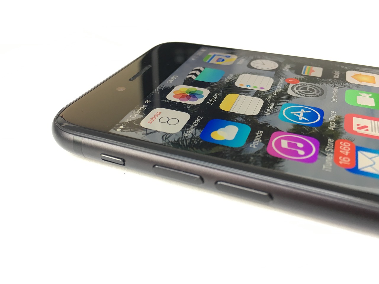 Чому iPhone такий популярний у всьому світі?