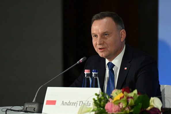 Президент Польши наложил вето на спорный законопроект о СМИ