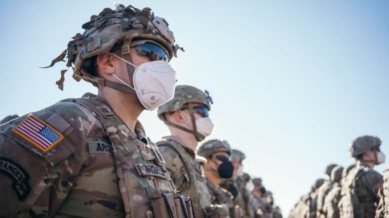 Росія й Україна критикують США: попередження про вторгнення розпалюють паніку