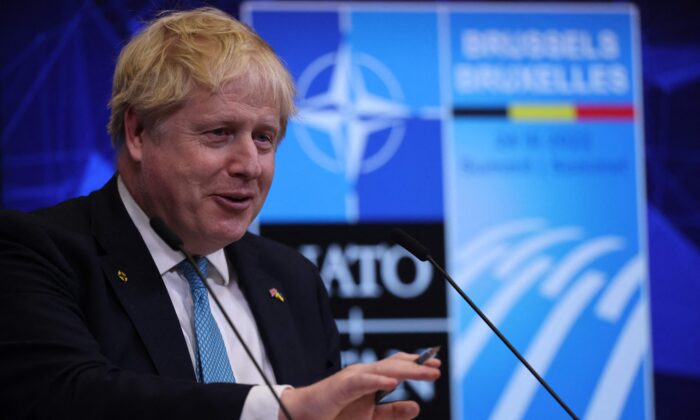 Борис Джонсон допомагав Україні більше, ніж інші лідери, завдяки натиску британців, – Зеленський