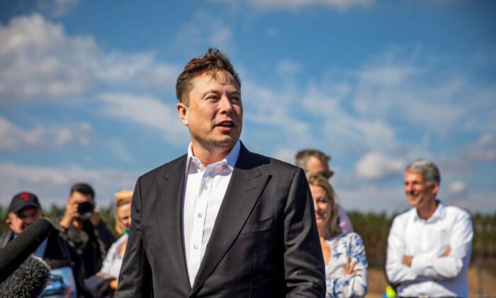 Ілон Маск попереджає, що українські користувачі Starlink можуть стати мішенню для Росії, і просить вжити запобіжних заходів