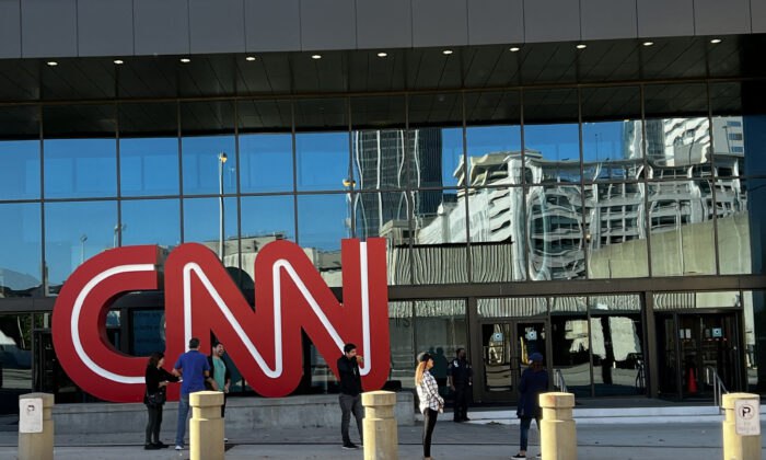CNN прекратит вещание в России после подписания Путиным военного закона о «дезинформации»