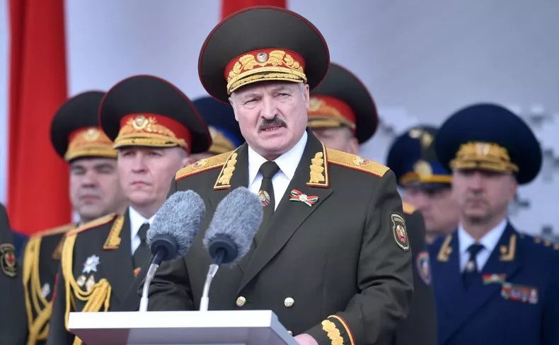 Лукашенко загрожує Зеленському: «Якщо не підпише угоду з Путіним, скоро йому доведеться капітулювати»