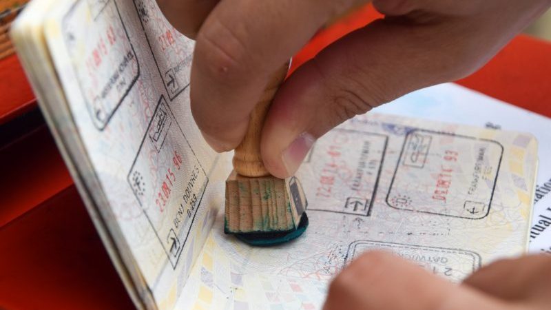 Путін призупиняє спрощені візові процедури для представників країн ЄС