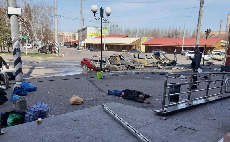 Российские ракеты нанесли удар по железнодорожной станции на востоке Украины. Десятки убитых и раненых