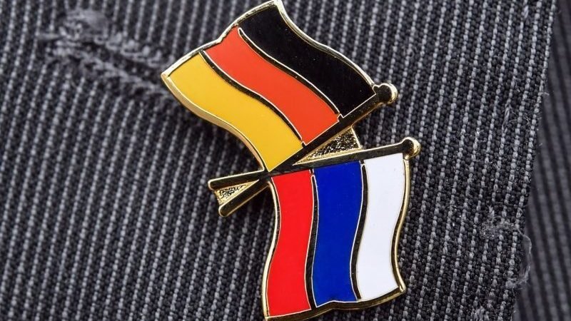 Российские беженцы должны немедленно получить вид на жительство в Германии