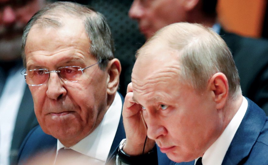 Кремль закрывает консульства стран Балтии в России и высылает сотрудников