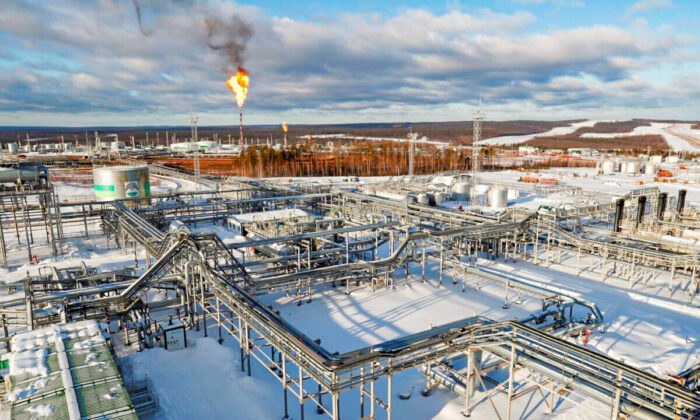 Евросоюз полностью откажется от российских нефти и газа к 2027 году