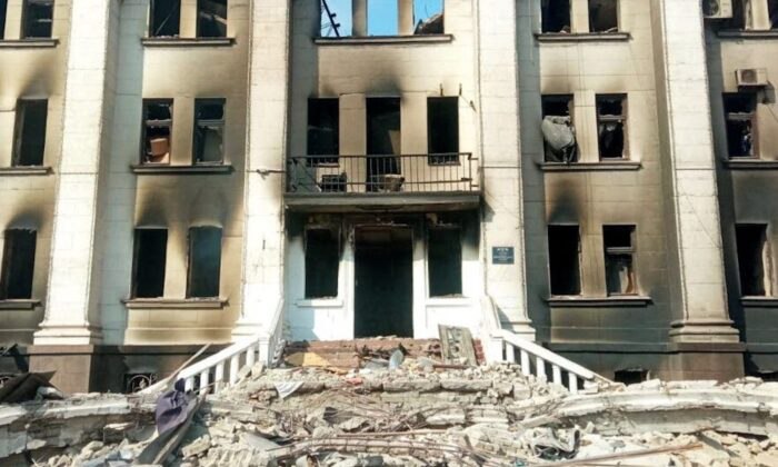 Росія встановила захисникам Маріуполя крайній термін, щоб здатися, але українські патріоти ігнорують вимоги ворога