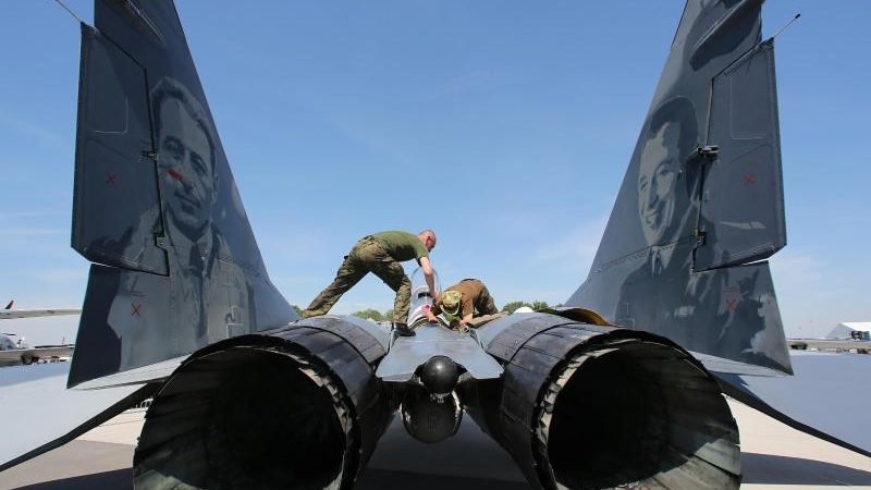 Пентагон виправився: Україна отримала лише запчастини винищувачів, а не «цілі літаки»