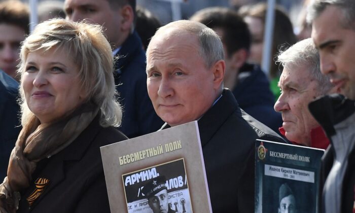 Під час виступу на честь Дня Перемоги Путін звинуватив НАТО у “підготовці до вторгнення” до Росії
