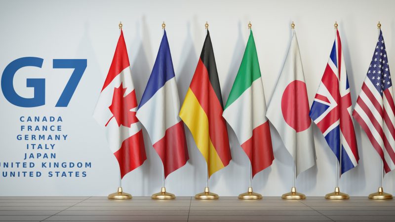 Страны G7 рассматривают возможность для российских олигархов откупиться от санкций