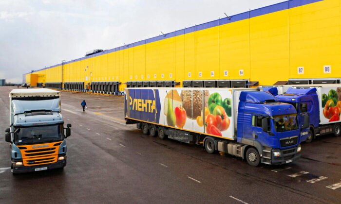 Російські ритейлери ведуть переговори про імпорт товарів через Казахстан