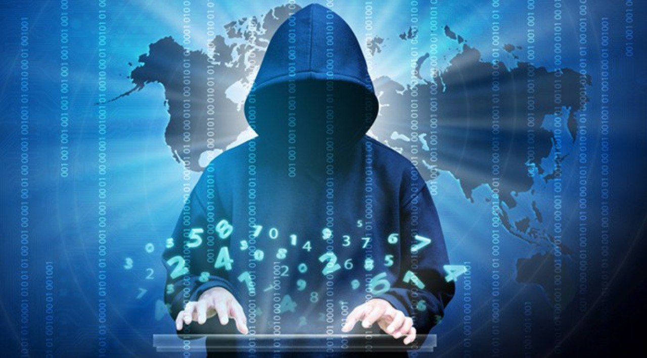 Глава Microsoft стверджує, що «перші снаряди» у війні в Україні були випущені ФСБ, ГРУ та СЗР у кіберпросторі