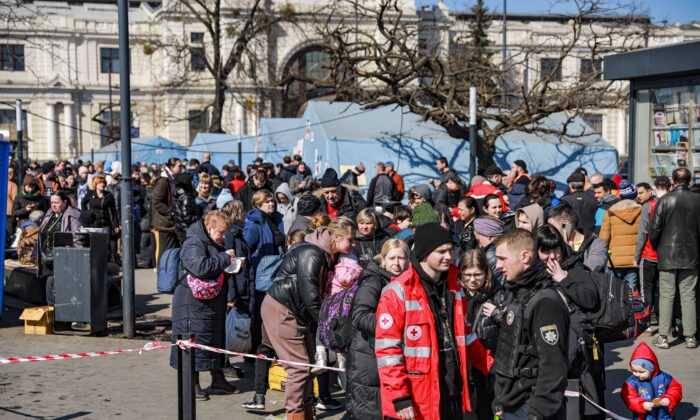 На уряд Великобританії можуть подати до суду через затримки з українськими біженцями