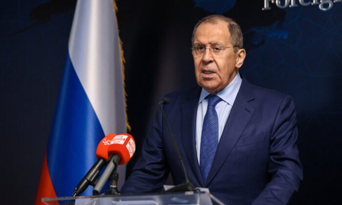 Лавров назвал решение о блокировке самолета «беспрецедентным»