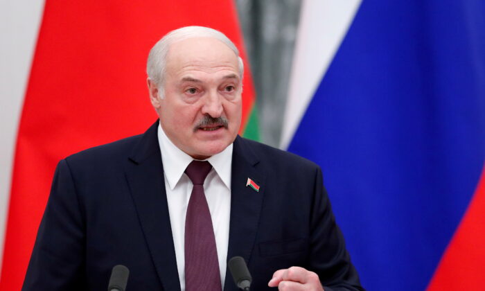 Лукашенко обвинил Запад в стремлении к конфликту с Россией и в провоцировании войны в Украине