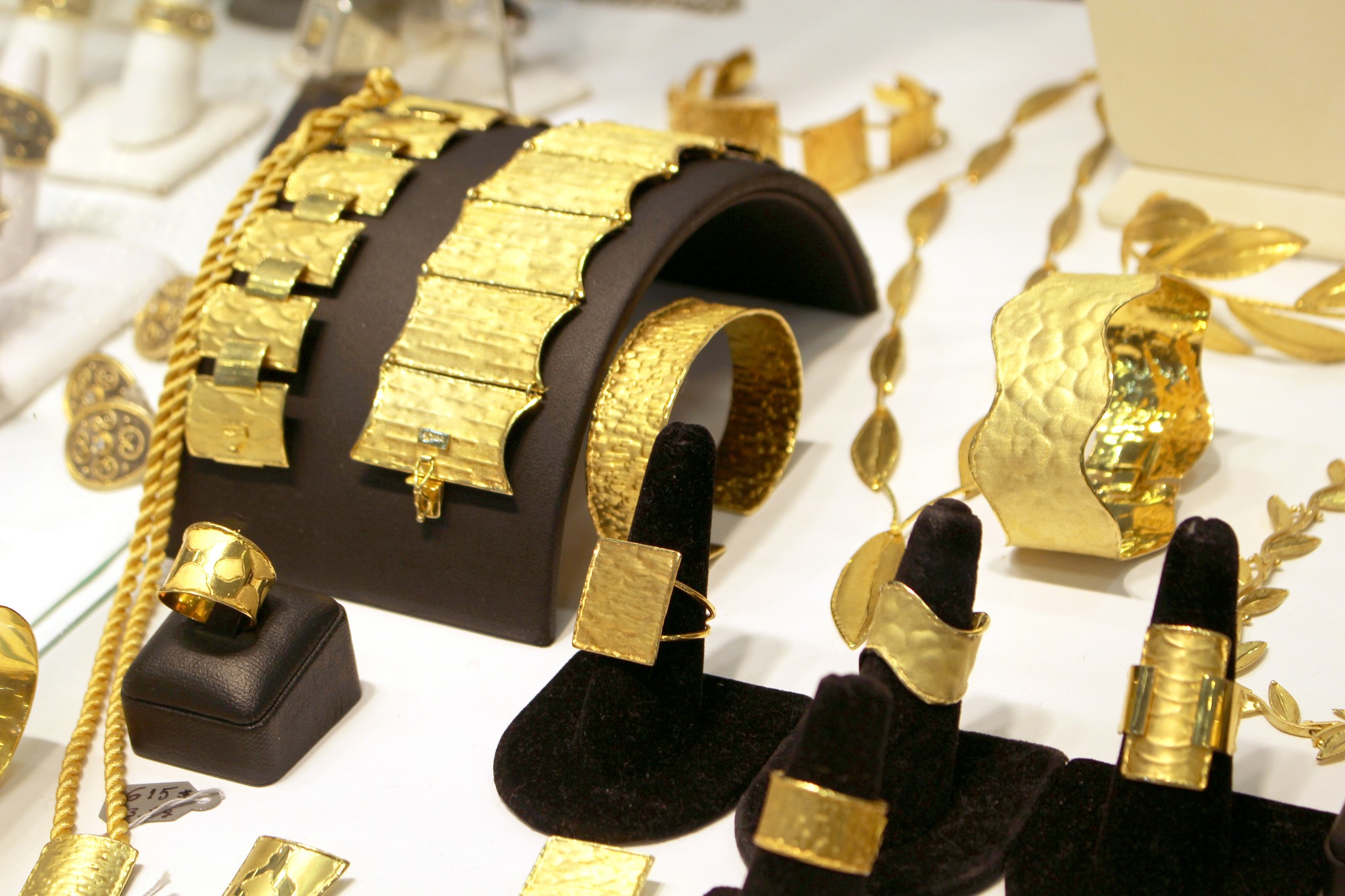 d63f2a08-edef-407b-911a-a92524502425