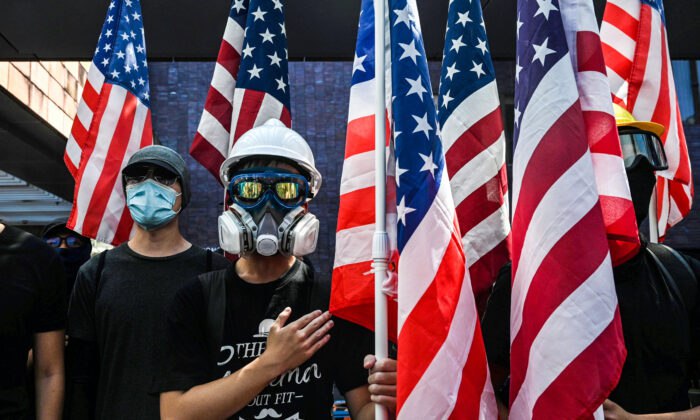 Китай вважають несприятливим через порушення прав людини: Pew Research