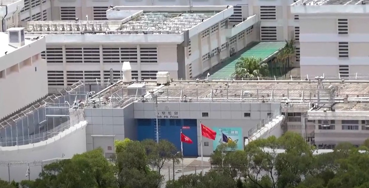 photo_5370576675315759809_w