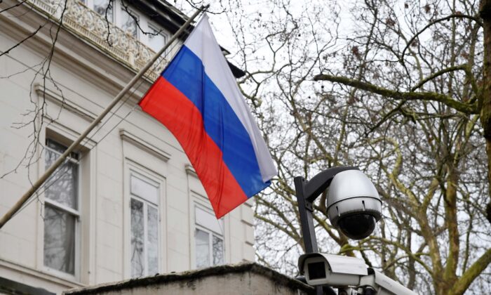 flag-russian-embassy-london-700x420