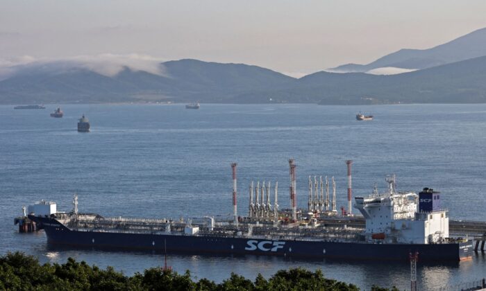 Россия считает, что “опасное” ограничение цены не снизит спрос на ее нефть
