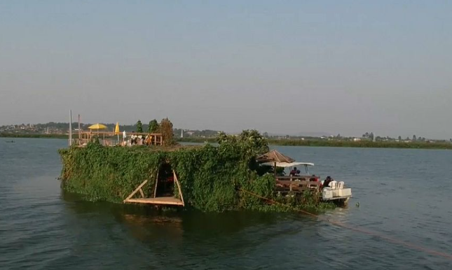 жінки і чоловіки хочуть чудово виглядати у будь-якому віці