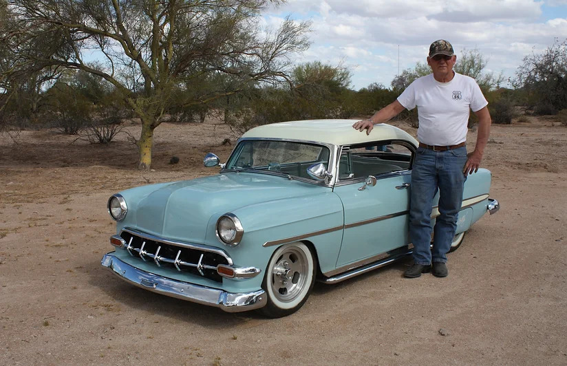 "Маленька Бітті" Адамса, карлик Chevy Bel Air 1954 року випуску. (Courtesy of Ernie Adams)