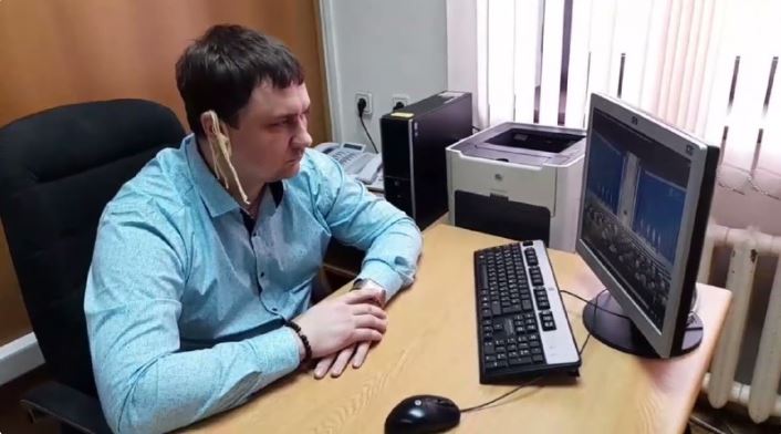 Депутата с путинской лапшой на ушах вызвали в полицию