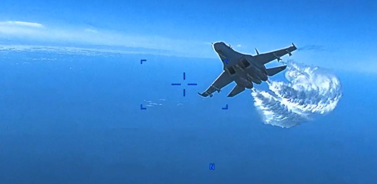 Столкновение российского самолета с американским беспилотником — видео